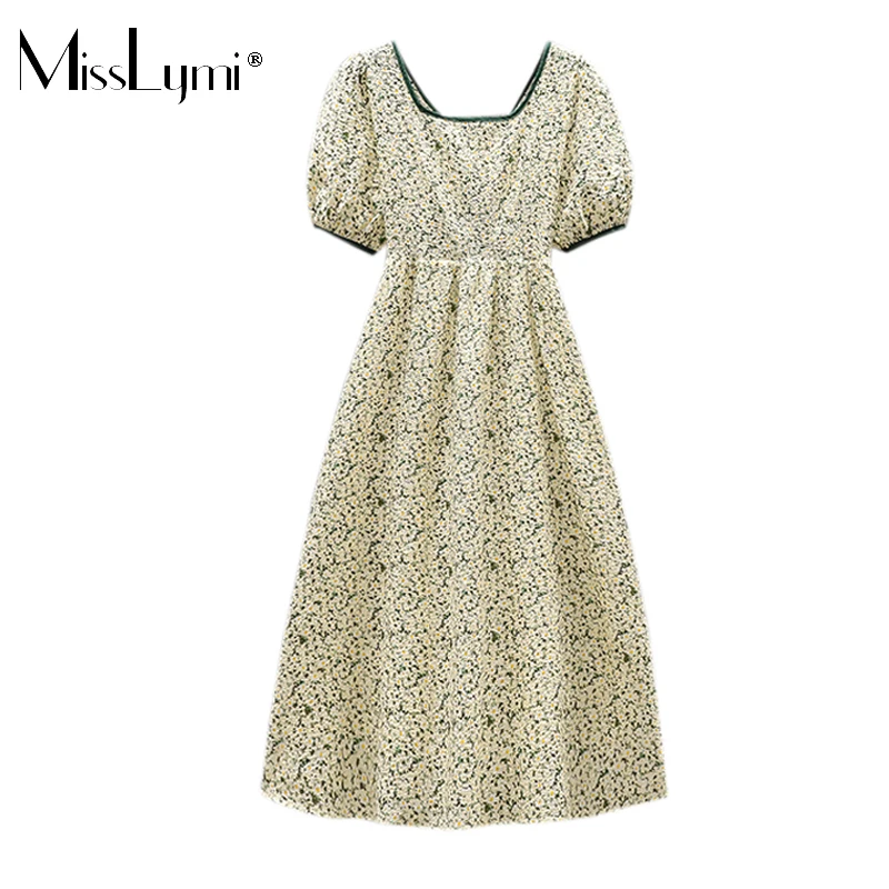 

Plus Size Clothes