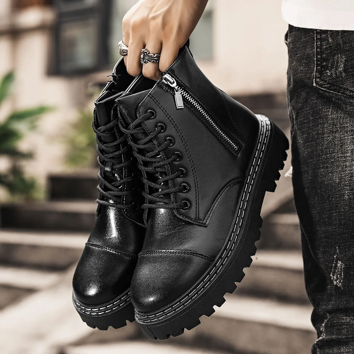 

Осенние модные мужские военные ботинки в британском стиле, кожаные мотоциклетные ботинки с высоким берцем для мужчин, повседневная обувь н...