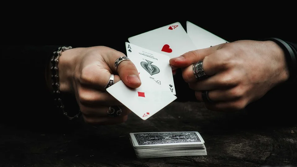 

Elegance in Motion by Felix Bodden,Magic Tricks