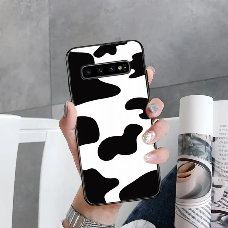 

White Black Cow Symbol Pattern Print Phone Case For Samsung Galaxy S7 S8 S9 S10 S10e S20 s21 s30 plus lite Ultra 5g