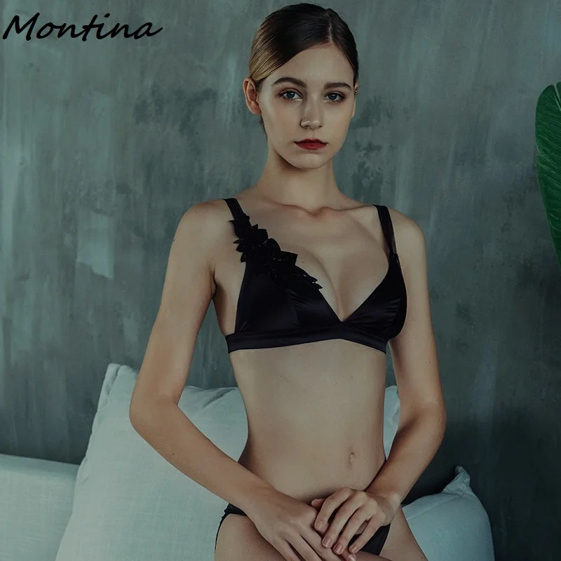 Комплект нижнего белья без косточек с глубоким v-образным вырезом атласный