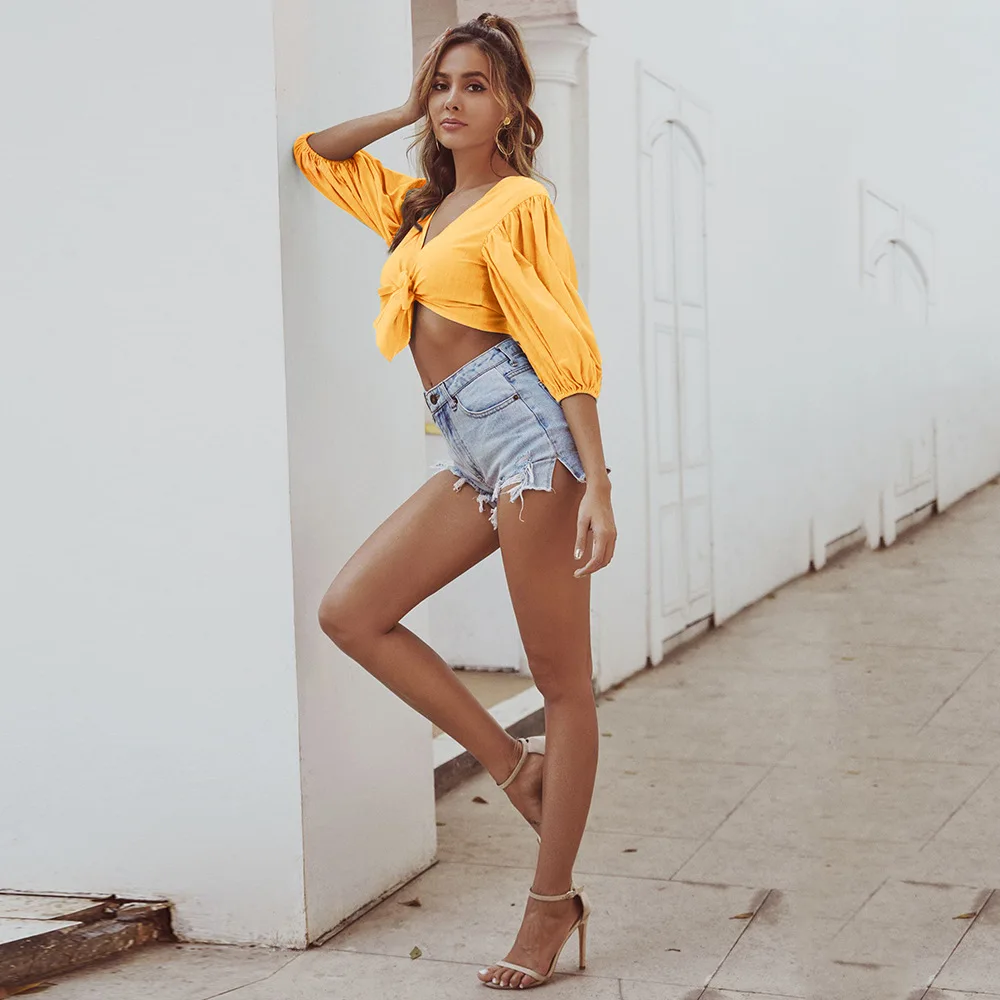 Nouvelle chemise amincissante pour femmes, Sexy, à la mode, assortie avec tout, col en v, manches lanternes, chemisier à nœud court, 2021