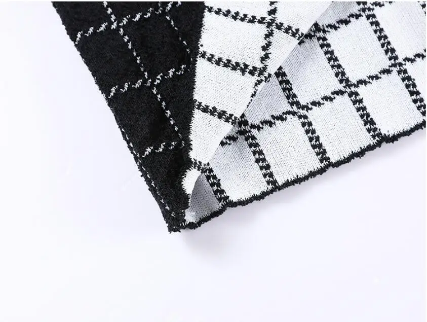 Куртка без рукавов Осенний жилет женская трикотажная камиделка с бисером черный