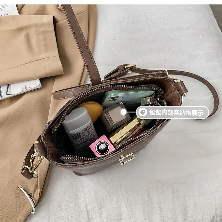 

Niche Design Senior Handbags 2021 New Fashion Messenger Bag Hot Shoulder Bag Bucket Bag Underarm Bag Dual-use Bag Width: 20cm