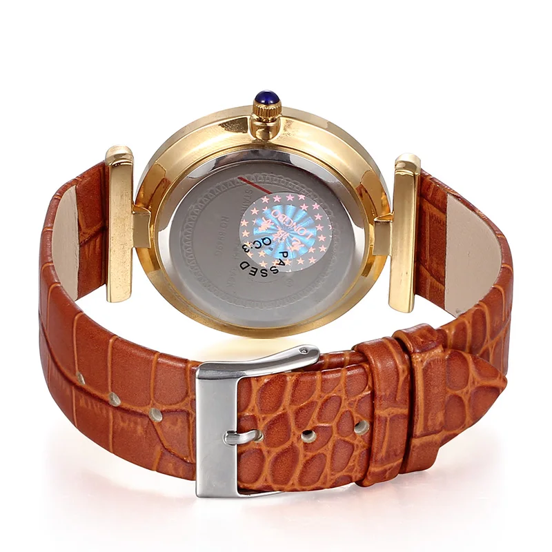 

2020 New Fashionable Luxury Men's and Women Fashionable Waterproof Quartz Couple Watch Leather Strap Watch Multifunctional Watch