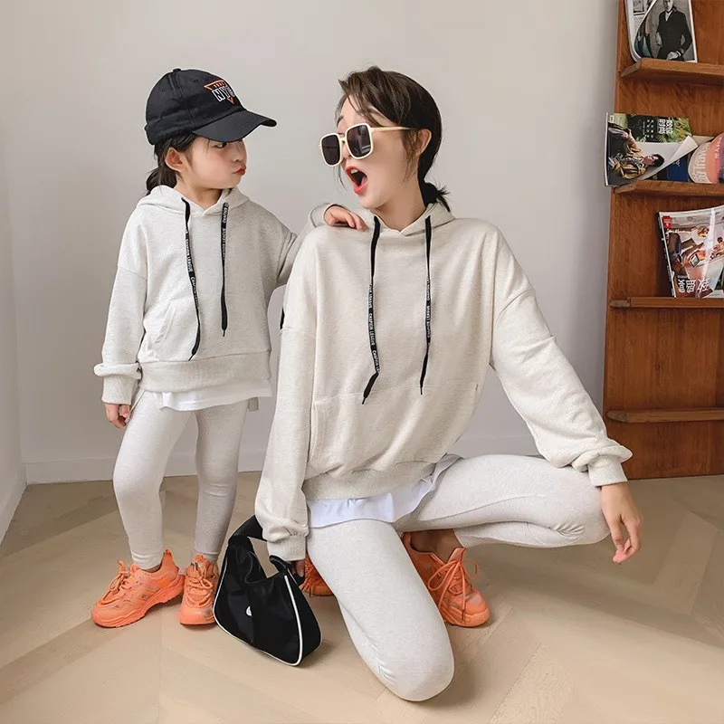 

Parent-child mother and women's super spring and autumn suit 2020 new autumn net red sweater leggings two-piece suit