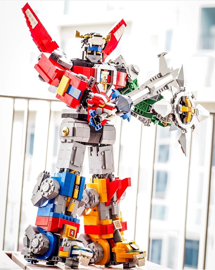 В наличии 16057 Voltron Defender of The Universe 5 в 1 сменная модель строительные блоки кирпичи