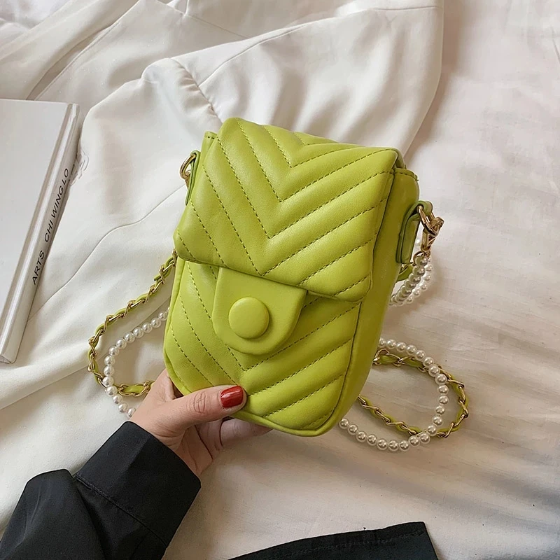 

V-line Quilting PU Leather Mini Crossbody Bag for Women 2021 Summer Travel Trends Shoulder Purses and Handbags Chain Beading