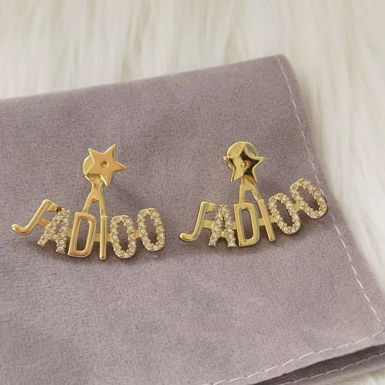 

Original classic retro popular all-match inlaid zircon ladies fashion earrings jewelry two choices can be given to friends