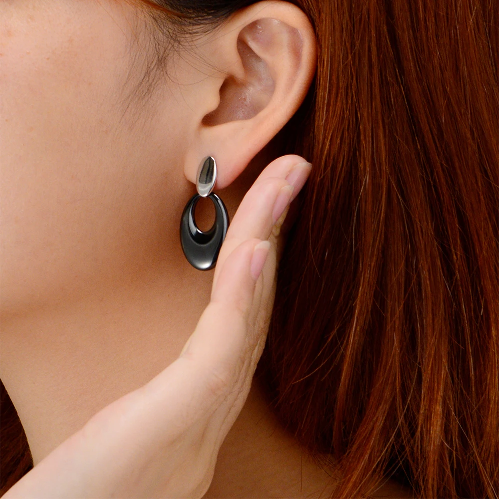 

925 Silver Rose Gold Electroplated Reflective Ceramic White And Black, Suitable For Elegant Wedding Women's New Earring Of 2021