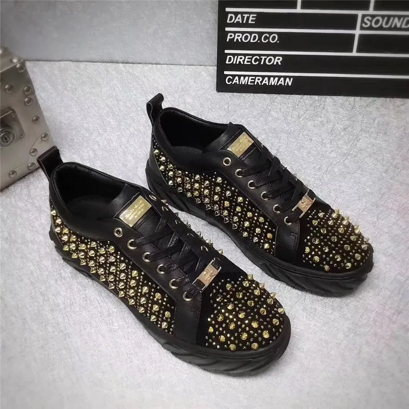 Мужская обувь с заклепками золотого цвета прямые продажи фабрики повседневная