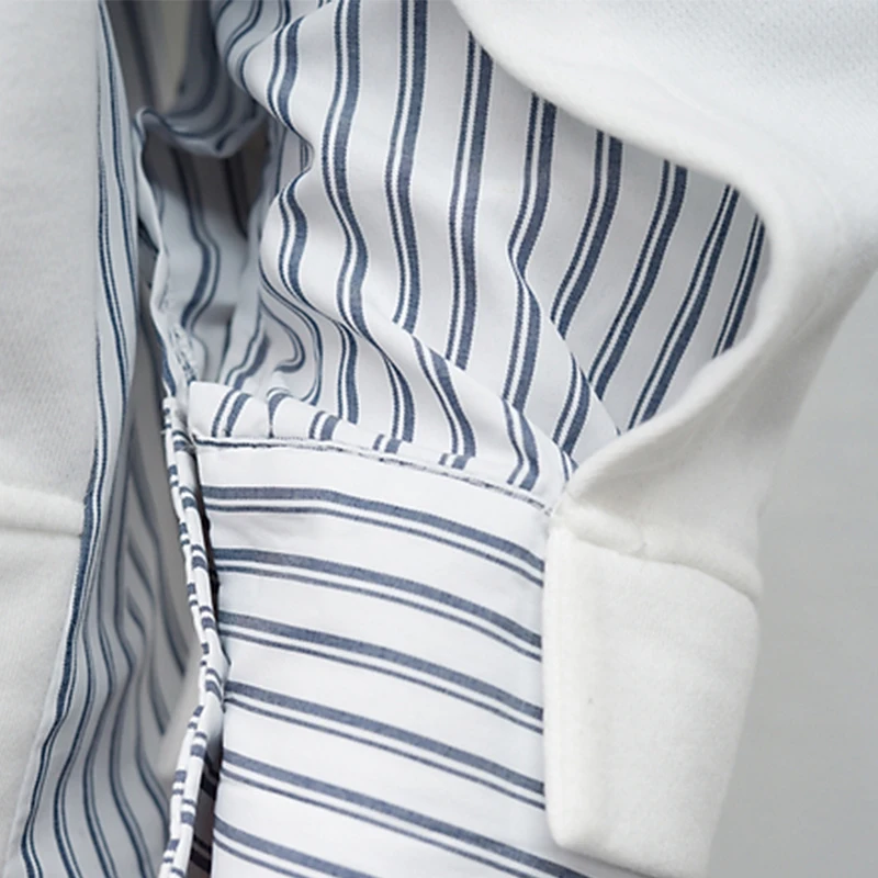 

Patchwork Striped Fake Two Piece Harajuku Oversized Tshirt White Long Sleeve Spring Summer Men Clothing 2021 Cotton Ulzzang Top