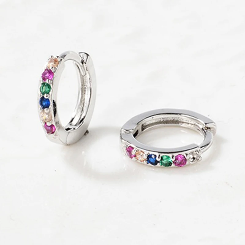 Маленькие серьги кольца Huggies Разноцветные с фианитом для хрящевой ткани