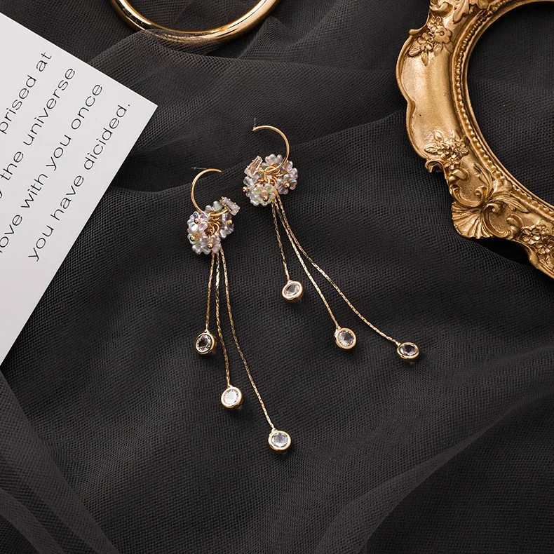 Или Оденьте маленькие серьги с кисточками из циркона в виде цветка длинные милые