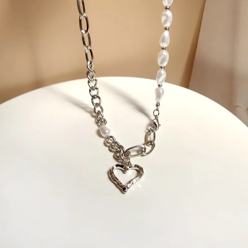 

Fashion Creative Hollow Love Pearl Necklace Ladies Ins Hip Hop Chain Stitching Clavicle Chain Personality Jewelry Wholesale