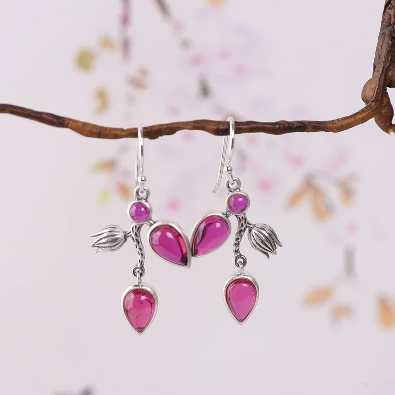 

Женские серьги-капли из серебра 990 пробы, с розовым корундом, с белым опалом и зеленым агатом