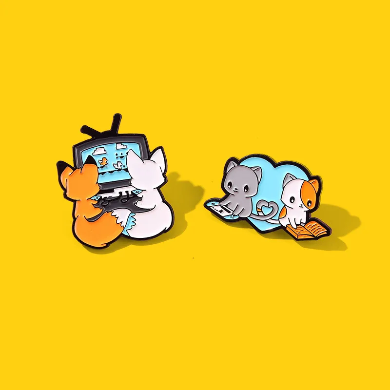 

Cute Video Game Fox Enamel Pin Lapel Pins Couple Badge Metal Clothing Brooches for Jewelry Accessory