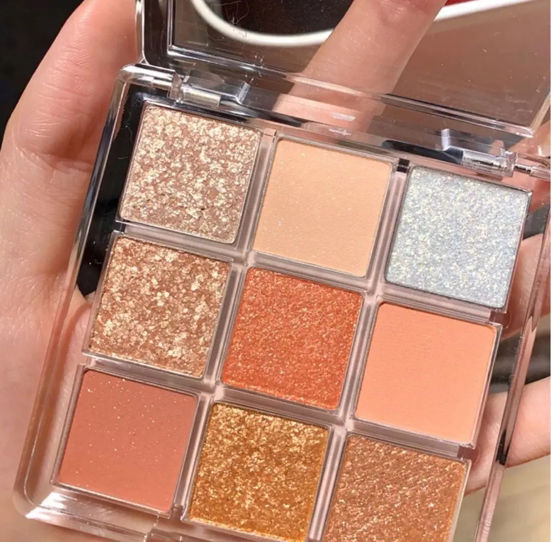 Nine-color pearl eye shadow tray Matte flash waterproof durable Nude shine makeup cosmetics |