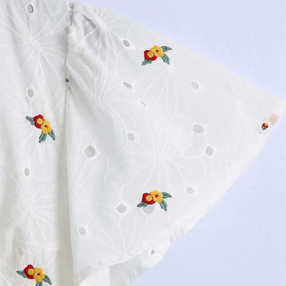 

2021 Women's embroidered flower decoration white crop top women's short T-shirt