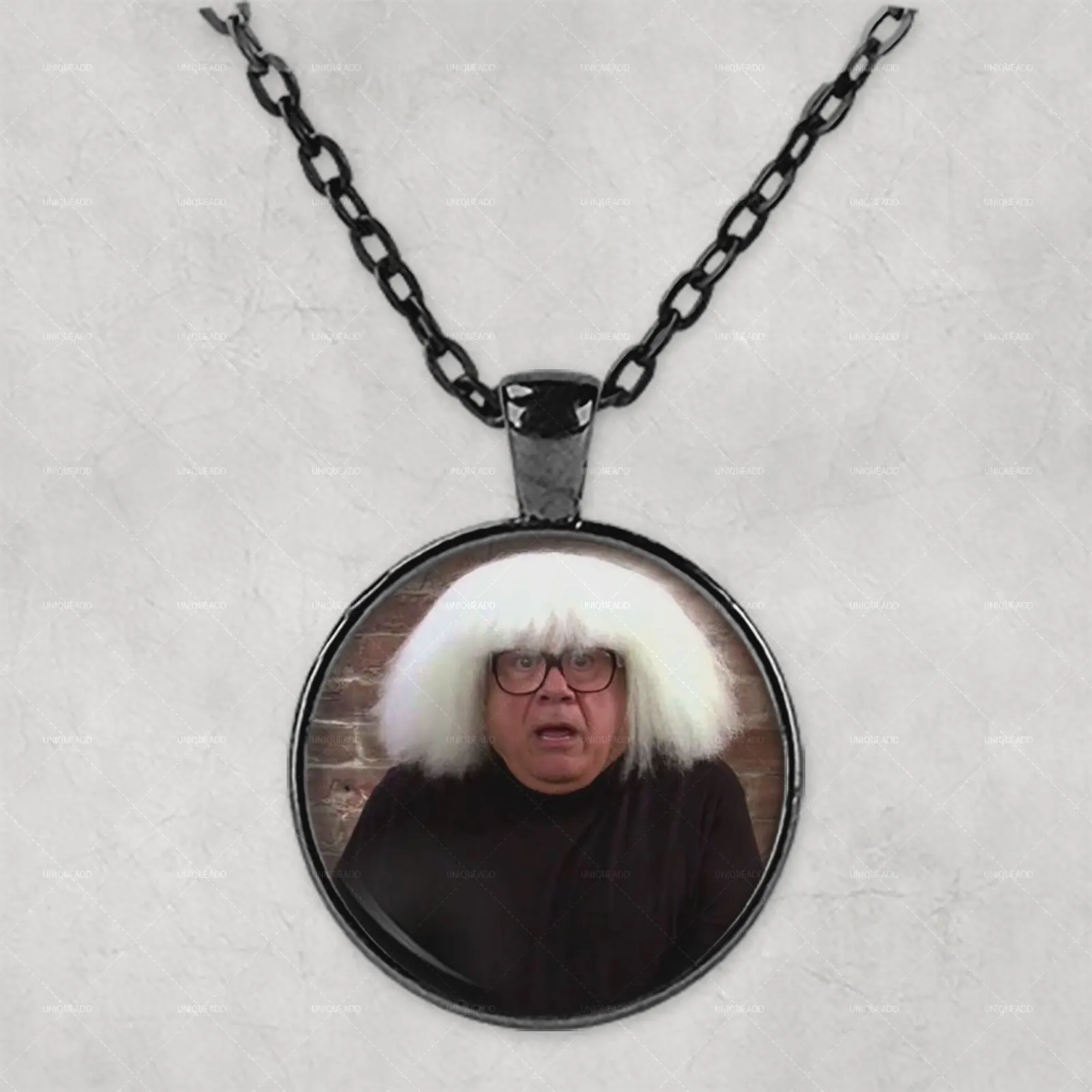 Danny Devito wig Personalised Photo Necklace Picture Jewelry necklaces pendants Circle Locket Memorial Gift | Украшения и