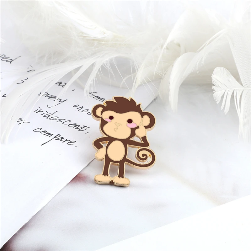 Металлическая эмалированная брошь в виде обезьяны | Украшения и аксессуары