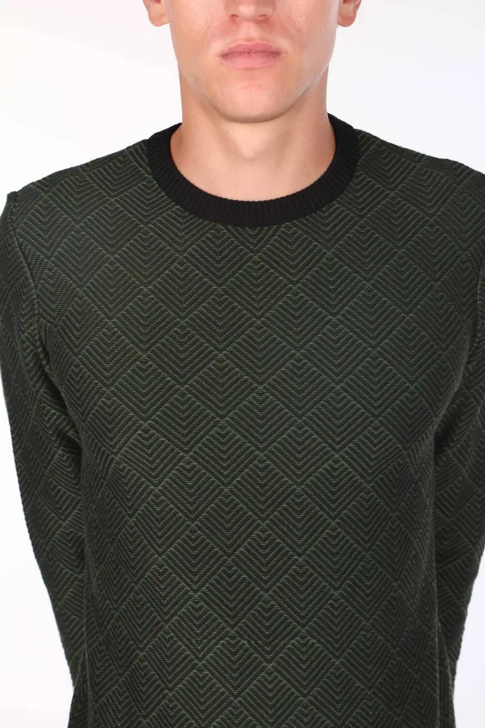 

Diamond Pattern Crew Neck Mens Sweater