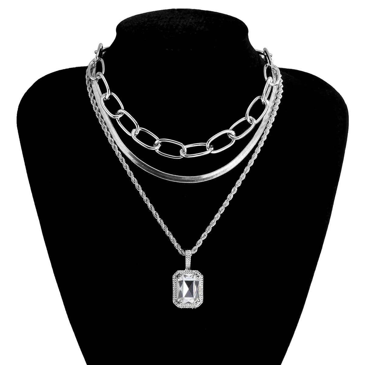 

Vintage Punk Gold Flat Chains with Clear Crystals Charm Pendant Necklace for Women Girls Party Daily Clavicle Necklace Gifts