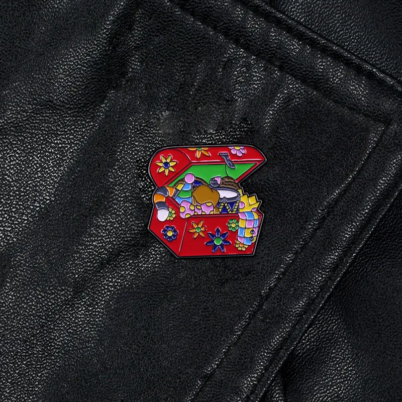 Красивый дизайн значок в багажнике для платья добавьте немного ностальгии сумку