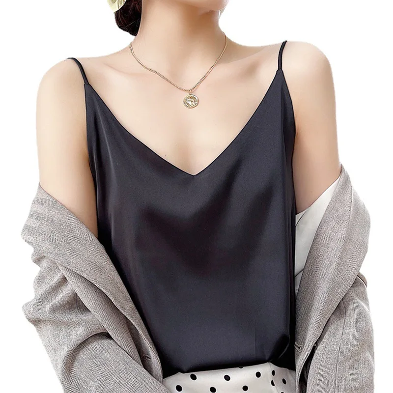 

2021 Han Fan New Satin Satin Strap Camisole V-neck Basement Regular Commuter Pure Color Slim Champagne