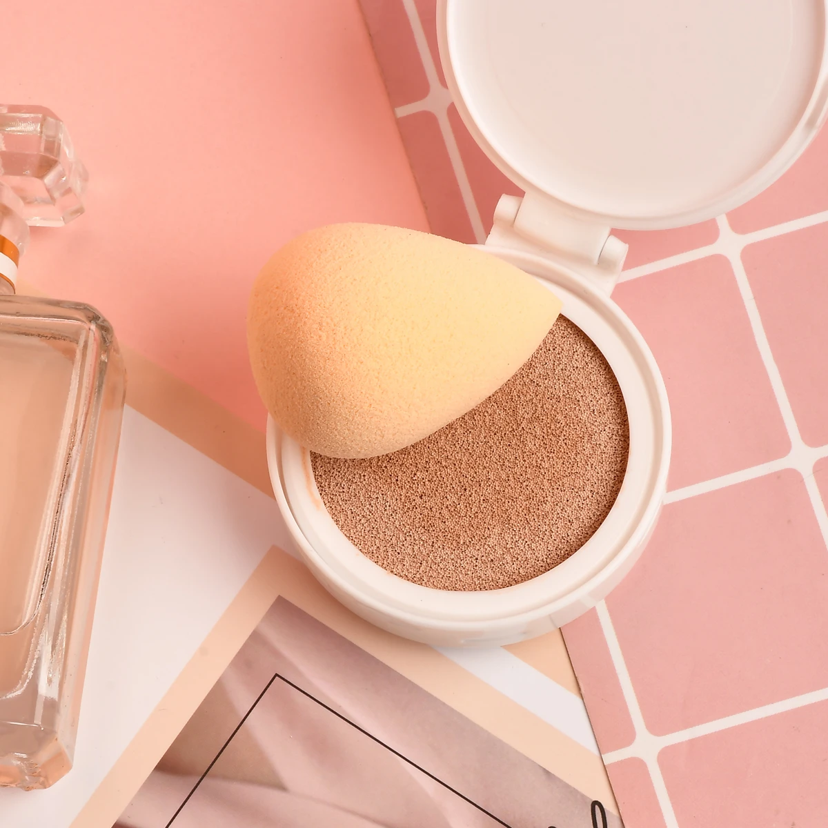 1 шт. мягкий цветной яркий спонж для женского макияжа легко наносится блендер