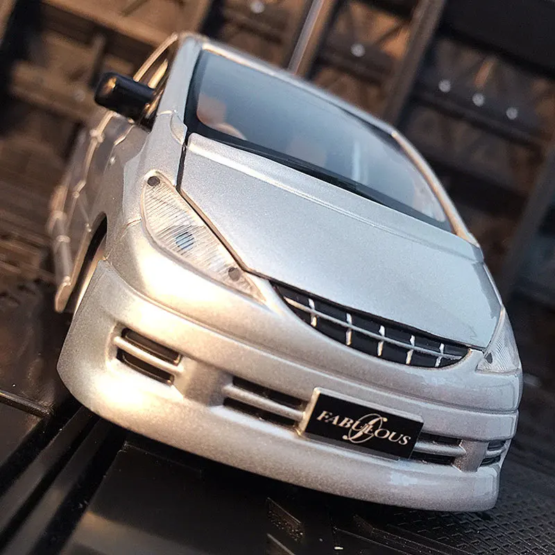 

Diecast 1:32 Alloy Model Car The Second Generation Previa 2000 Metal MPV Vehicle Collection Kids Toys Boys for Children's Gifts