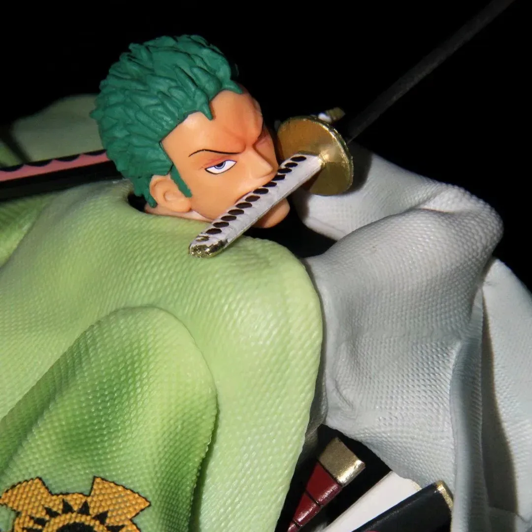 

One Piece Anime Model GK Straw Hat Pirates Kimono Zoro Action Figure 30cm Statue Collection Toy Desktop Decoration Figma Doll