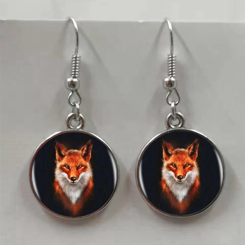 Новые и стильные изысканные круглые серьги-подвески с лисьим узором подходят для