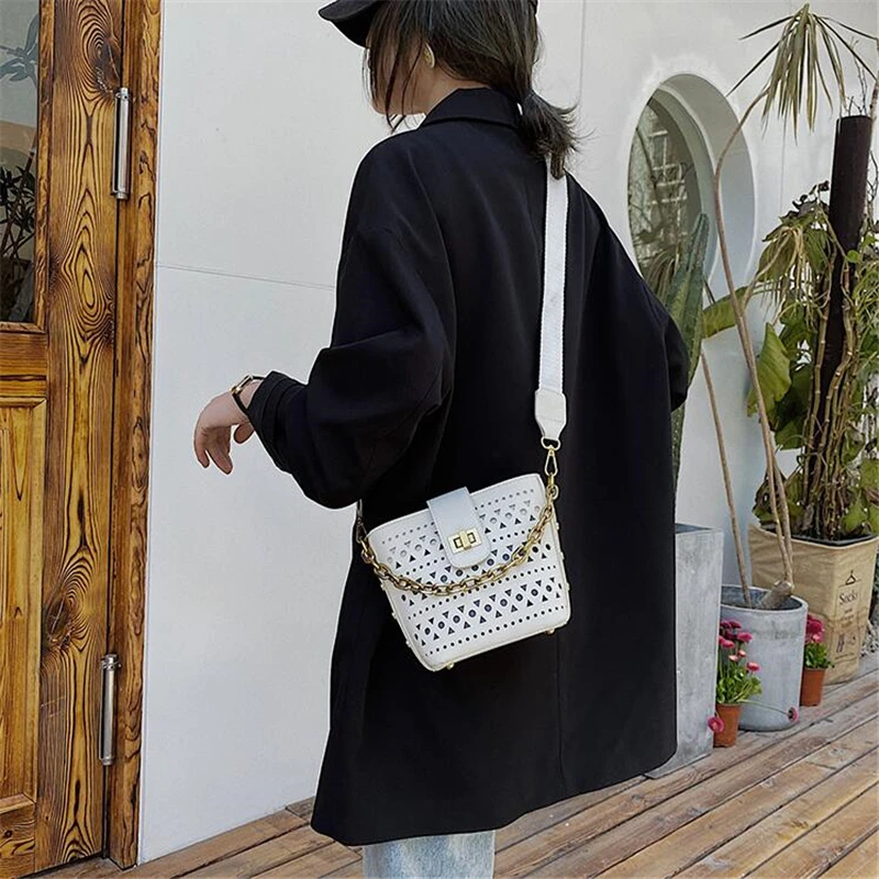 

Hollow out bucket bag PU leather Crossbody Bags For Women 2020 new Fashion Small chain Shoulder messenger Bag Female Purses
