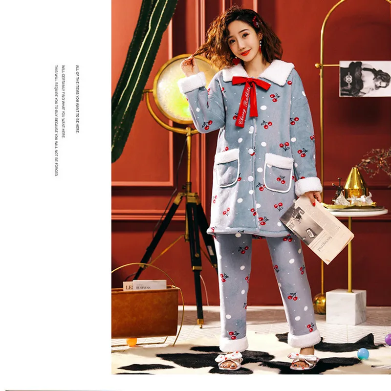 Новинка 2019 серая Милая женская пижама с лацканами и вишней Комплект