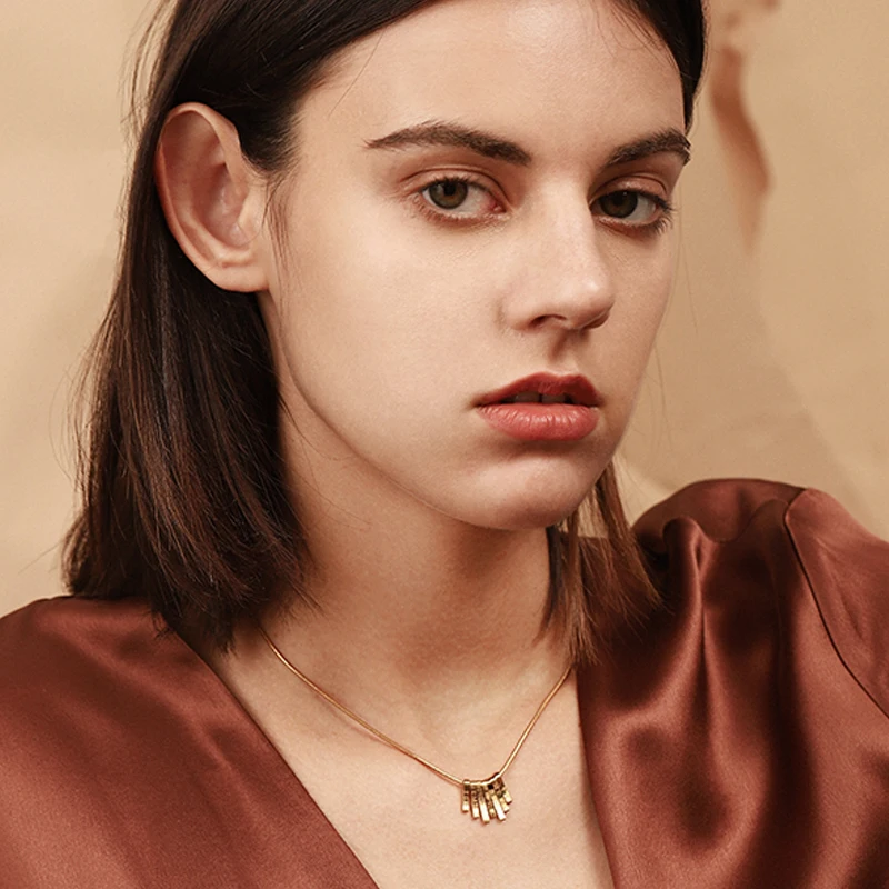 

Fashion Luxury Stainless Steel Small Square Bar Pendant Necklace for Women Do not Fade Clavicle Chain Gold Female Gift Jewelry