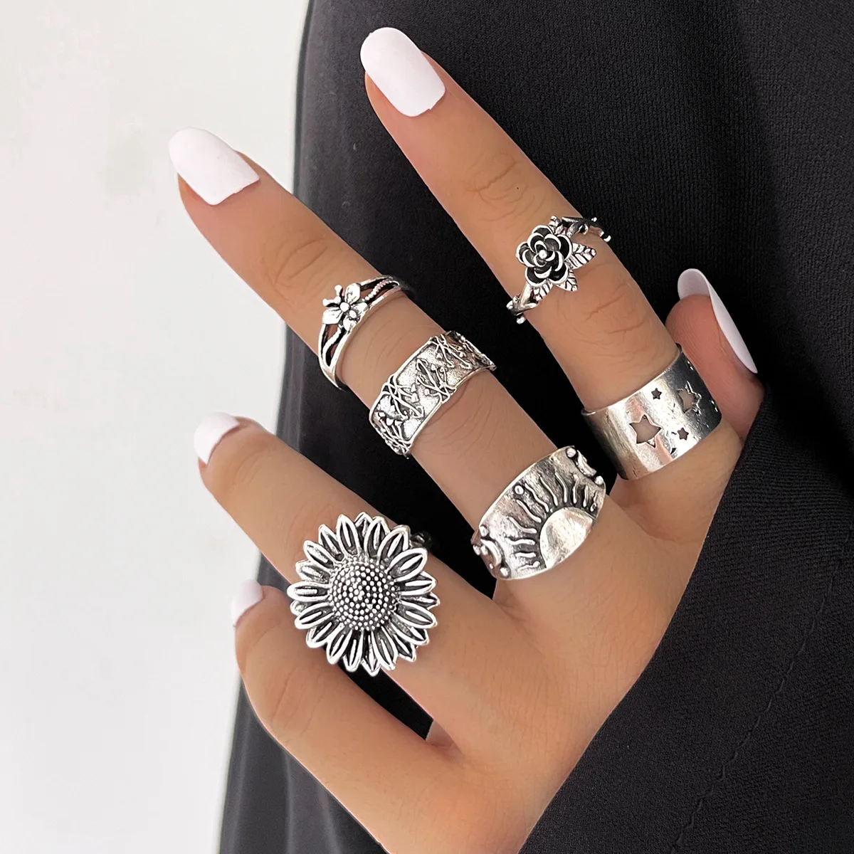 

6 Pcs/ Set Retro Trend Exaggerated Sunflower Butterfly Carved Five-pointed Star Joint Ring Set for Women Party Jewelry Gift