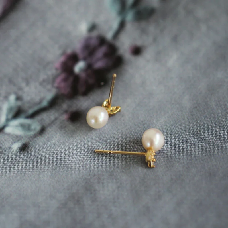 Серьги-гвоздики с жемчугом кроликом и кристаллами | Украшения аксессуары