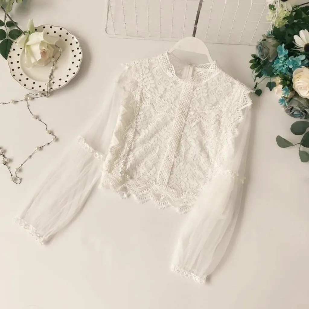 Женская кружевная прозрачная блузка летняя пикантная короткая с длинными