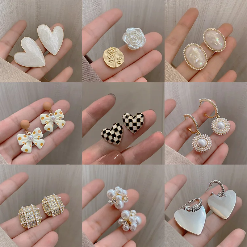 

Korean Vintage Heart Earrings For Women Big Geometric Statement Gold Metal Drop Earrings 2021 Trendy Earings Jewelry Accessories