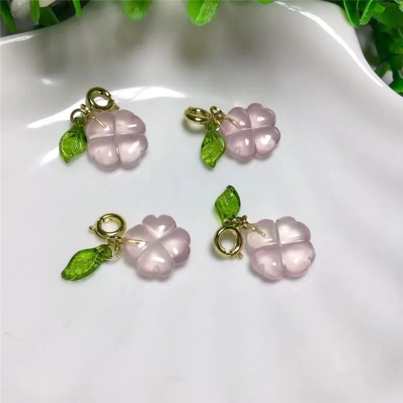 Мини-серьги с подвеской в виде четырехлистного клевера кристалл роза кварц