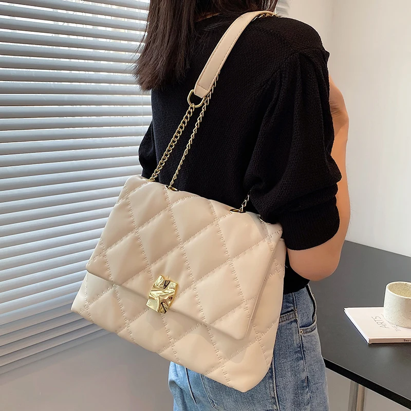 

Fashion Large Capacity Crossbody Bags For Women Western Vintage style Chain Shoulder Bag PU Leather Popular