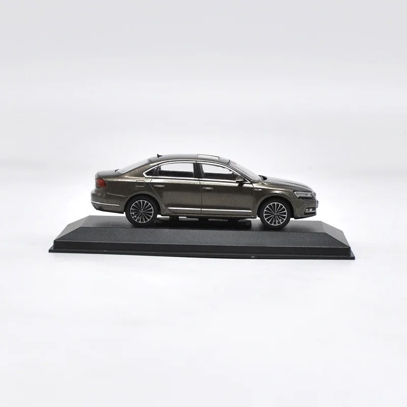 Высокотщательная модель автомобиля VW PASSAT 1:43 из сплава статическая металлическая