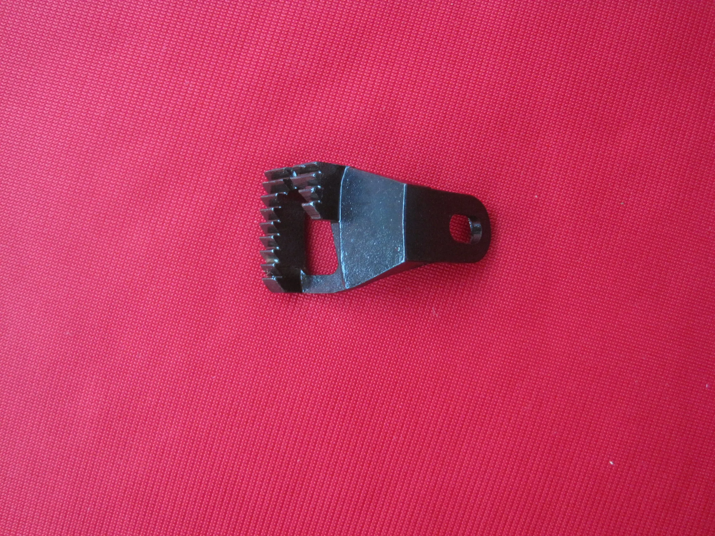 

Детали швейной машины Singer 45k/132k Tooth 91713