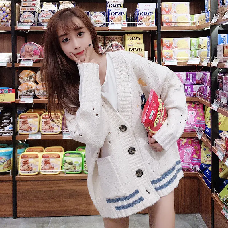 

2021 spring and autumn new sweater coat women's loose medium length Korean embroidery hole knitted cardigan top fashion