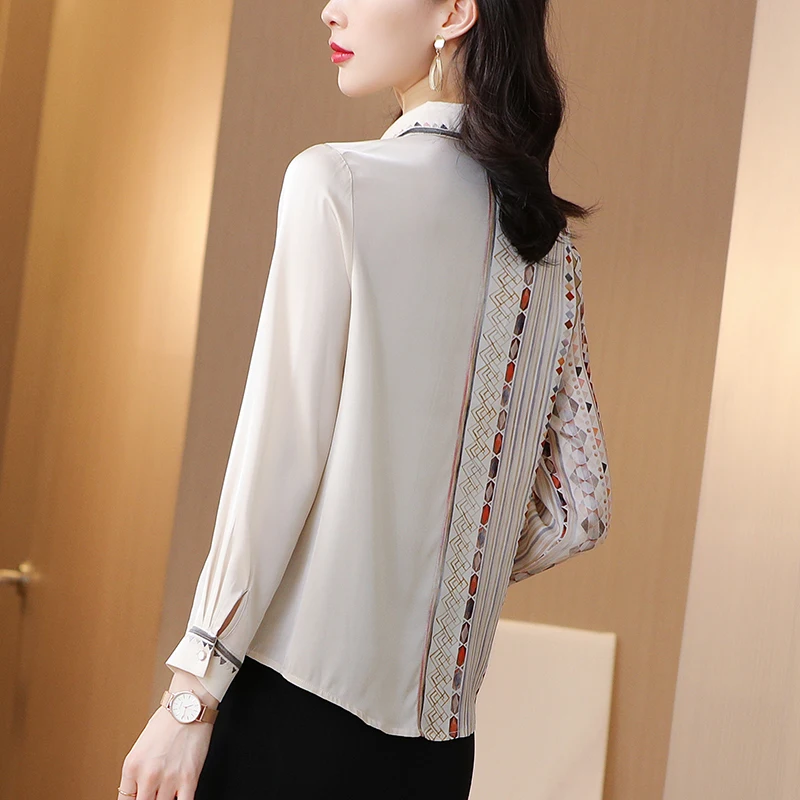 

Shirts & Blouses