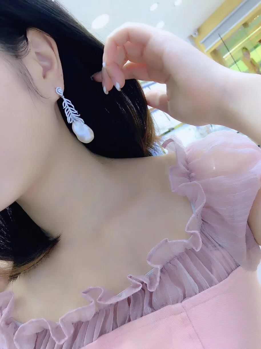 Женские серьги с пресноводным белым жемчугом Keshi посеребренные перьями и