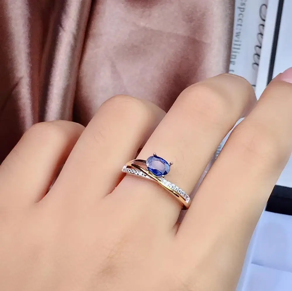 Комплект из кольца и серёг серебра 925 пробы с натуральным голубым сапфиром |