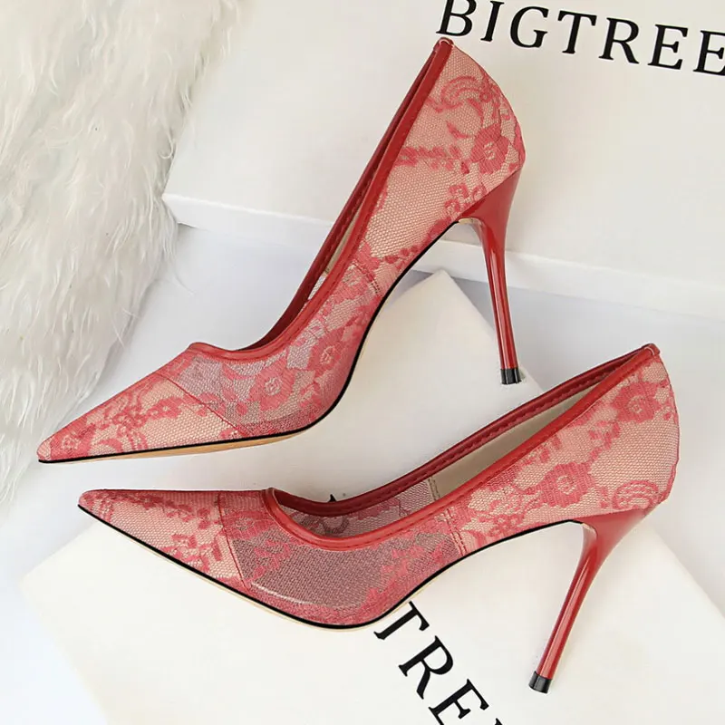 

2020 Women's Shoes Fashion Shallow Mouth Pointed Mesh Sexy Hollow Lace Thin High Heels Shoes for Ladies Party Elegant Shoes