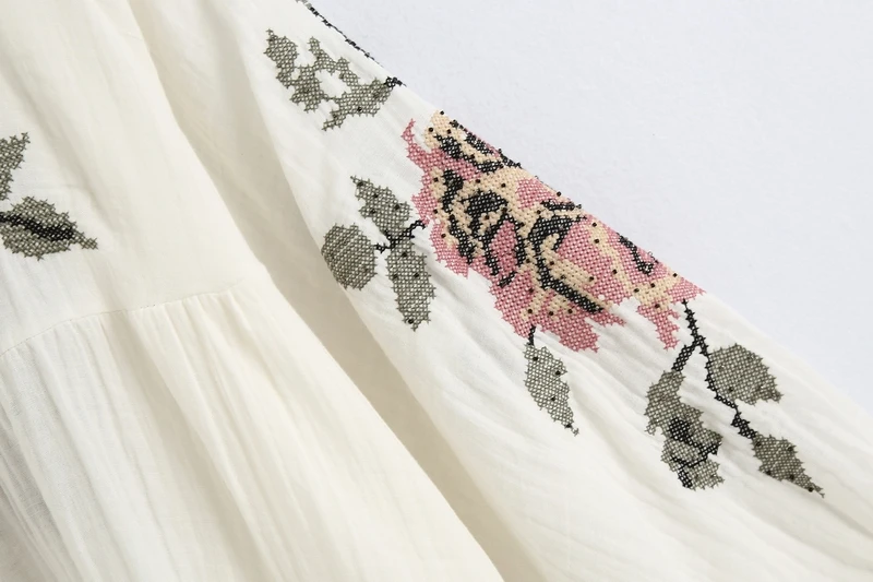 

Embroidery Floral Shirt Autumn 2020 New Fashion Plus size Blouse Women Wide Loose Shirts